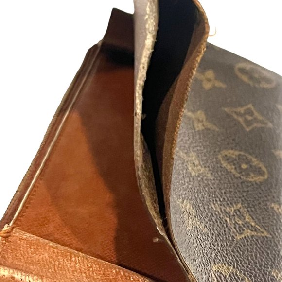 Authentic Louis Vuitton Monogram Canvas Sarah Wallet Date Code: 8911AN - Picture 6 of 16